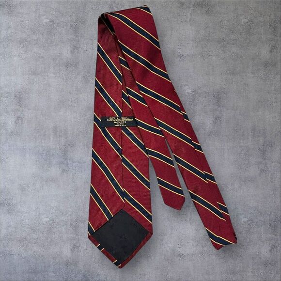 Brooks Brothers Men's Burgundy Striped Silk Tie Classic Width - Picture 3 of 4